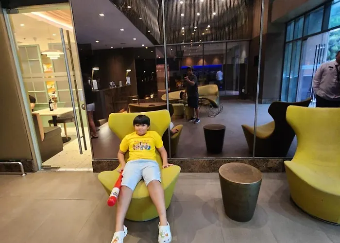 Muji Kltower Makati - Greenbelt - With Pool Access Apartment *