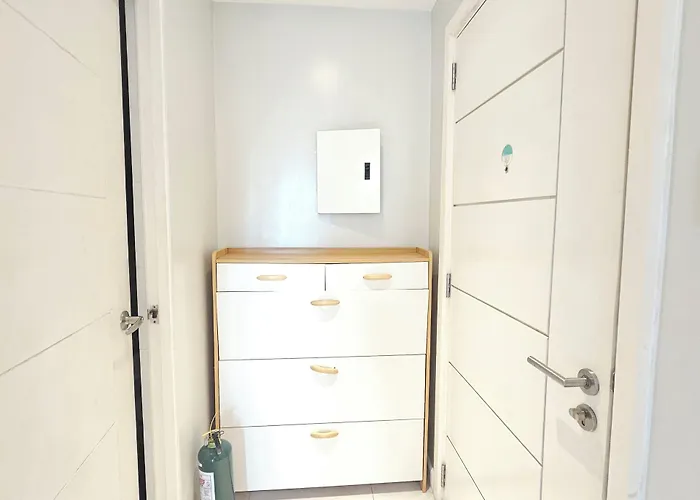 Muji Kltower Makati - Greenbelt - With Pool Access * Manila