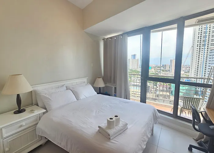 Muji Kltower Makati - Greenbelt - With Pool Access *