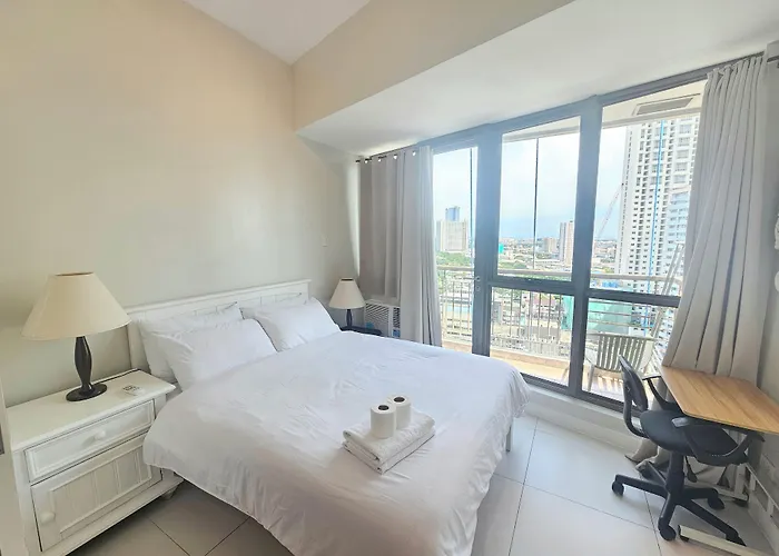 Muji Kltower Makati - Greenbelt - With Pool Access