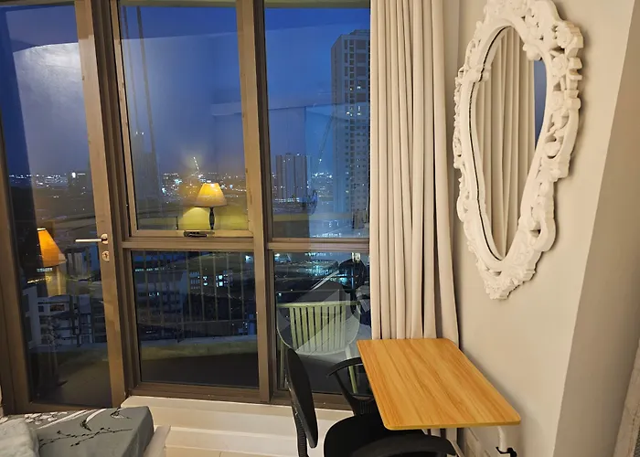 Muji Kltower Makati - Greenbelt - With Pool Access Apartment *