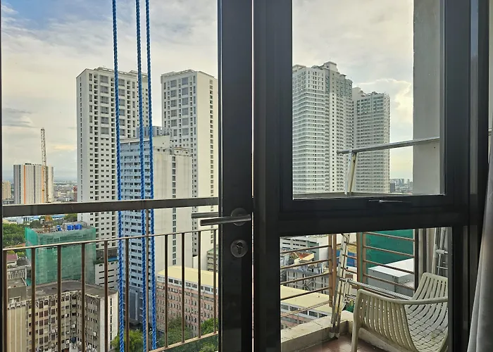 Muji Kltower Makati - Greenbelt - With Pool Access Apartment Manila